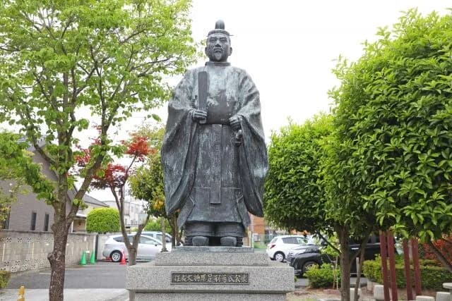 源氏←かっこいい 徳川家←かっこいい 足利氏←こいつwwwwww