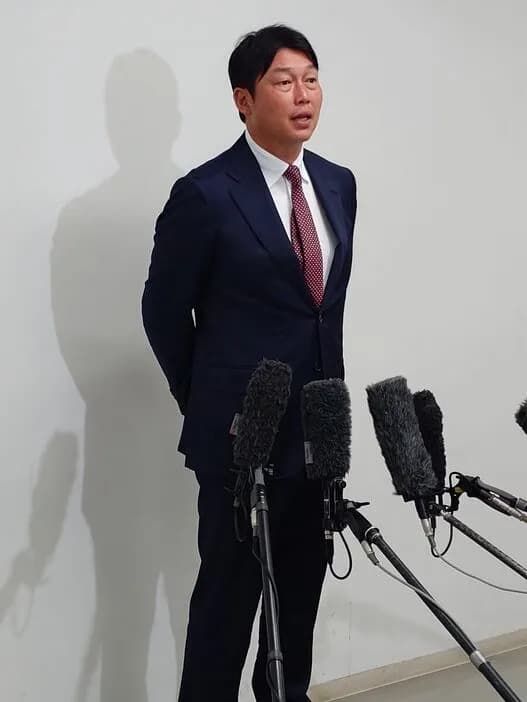 広島・新井貴浩監督、4年目の来季へ「核となる選手の育成」を宣言