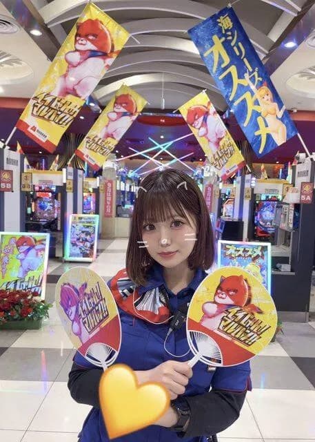【朗報】令和のパチ屋さん、店員が可愛すぎるｗｗｗｗｗｗｗ