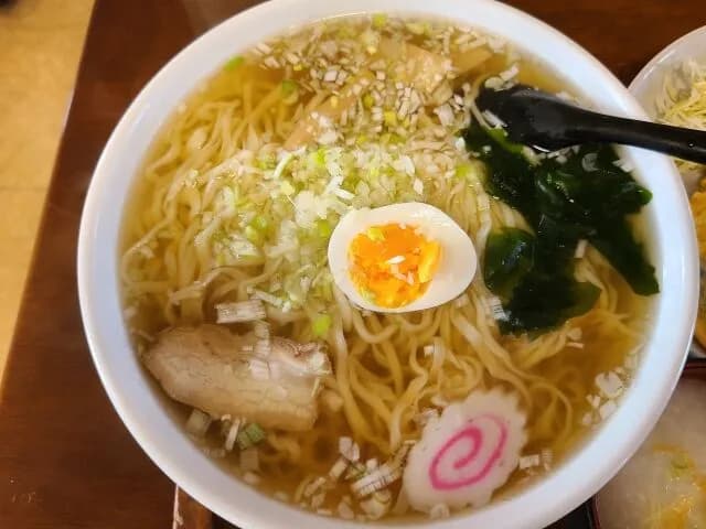 ラーメン「大盛り100円」VS「ライス100円」←どっち？