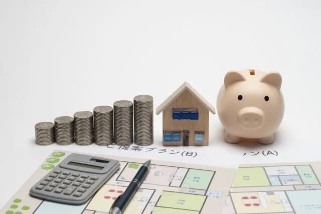 【悲報】家賃8万の賃貸に10年住んだら1000万かかる