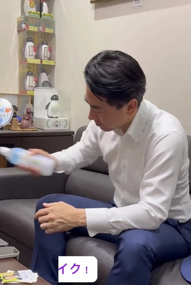 【画像】小泉進次郎、頭頂部がやばい