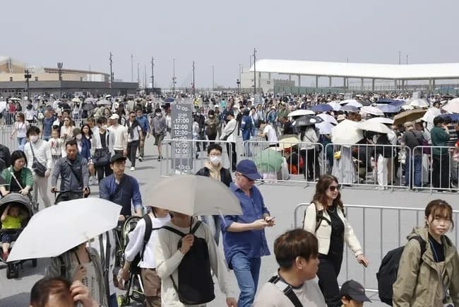 万博協会「シャトルバスじゃなくて電車で来る人のほうが圧倒的に多い。完全に想定外」