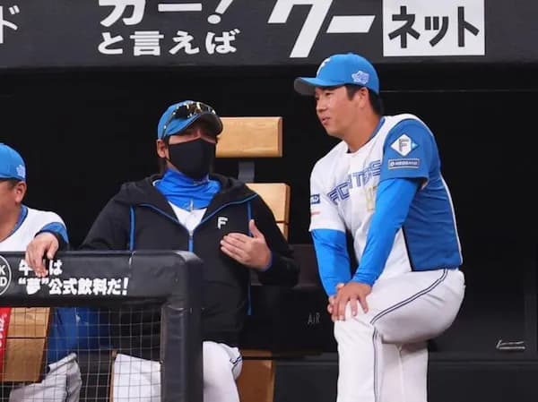 新庄監督　入院中の八木コーチに寝間着、ｉＰａｄ届ける