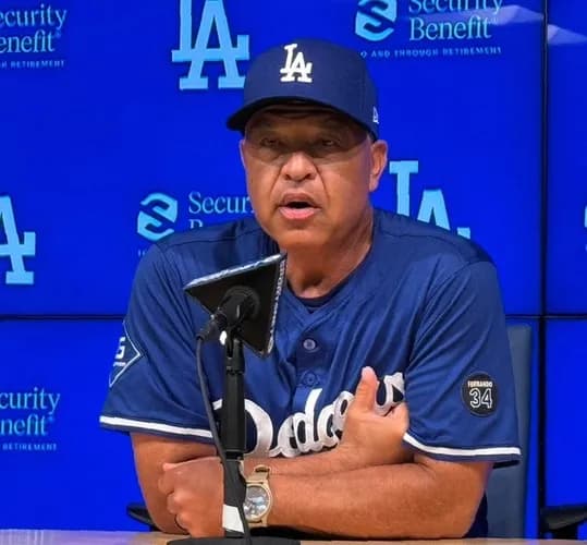 ロバーツ監督、大谷『外野も守ります』提案に「意欲があるのは非常に立派。だが現実的かと言うと…」