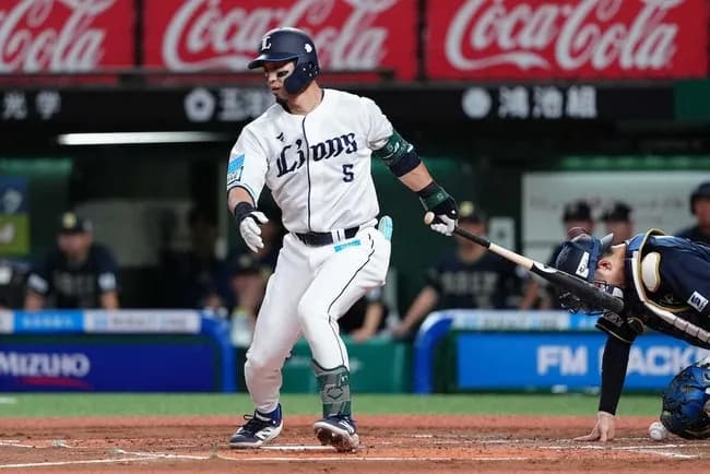 西武　外崎修汰が右尺骨骨折で全治2～3カ月　前日の楽天戦で右手首に死球を受けて途中交代