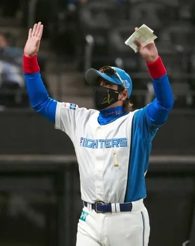 新庄日本ハム　逆転V見えた！首位ソフトバンクに2ゲーム差　入院中の打撃コーチに贈る16安打10得点