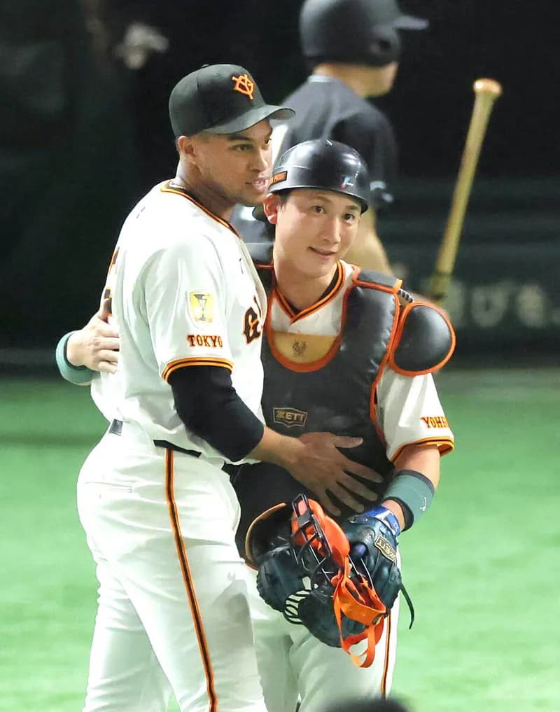 リーグタイ記録の開幕から３１試合連続無失点のマルティネスに「来てくれてありがとうございました」