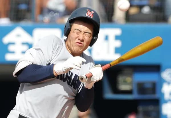 高校野球決勝であわや乱闘　死球でバット叩きつけてガン付け