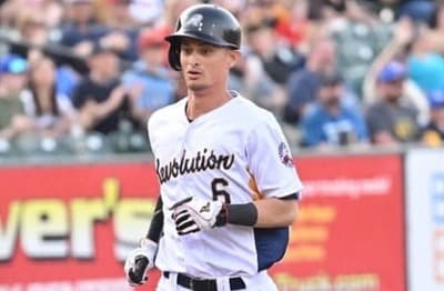 元DeNA乙坂、マリナーズとマイナー契約