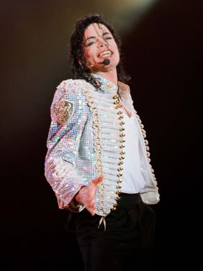 マイケルジャクソン「ポゥ！」←年収5億　ワイ「ポゥ！」←年収500万