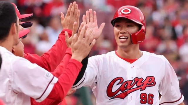 カープ中村奨成 猛打賞！ファビ来日初3安打3打点！小園2打点！末包＆堂林1打点！大瀬良今季初勝利！13安打7得点で快勝！【広島7-1ヤクルト/試合結果】