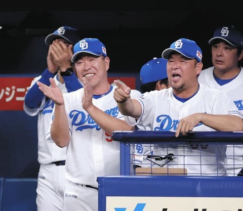 中日井上監督、9回2死満塁の山本のバントを説明「びっくりした。責めるつもりはない。選手には視野を広く持つよう徹底している」