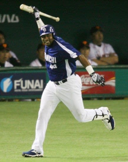 横浜、中日にいたタイロン・ウッズという化け物www