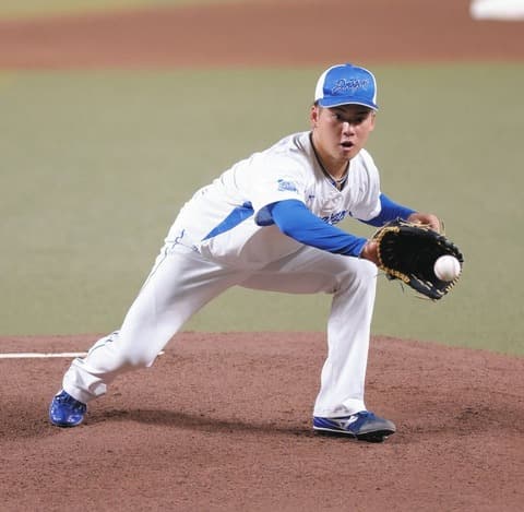 中日金丸、コンタクトレンズを導入！初登板でサイン読み違えが多発