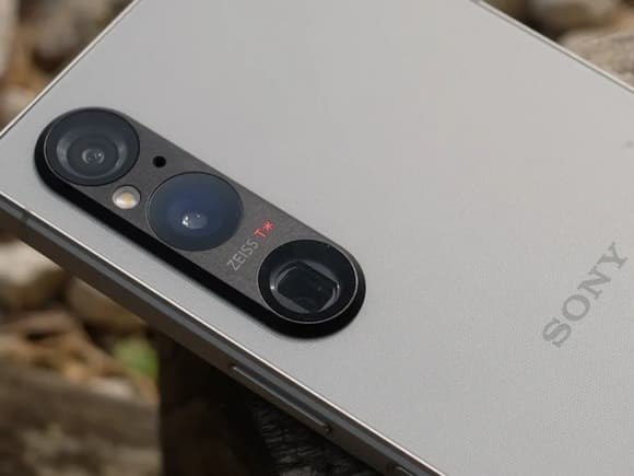 【画像】XperiaⅦさん、めちゃくちゃかっこいい見た目でリークされるｗｗｗｗｗｗ