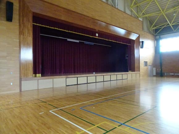 【驚愕】東京立川の小学校に酔っ払った男2名が侵入 →実は生徒の母親が召喚していたｗｗｗｗｗｗ