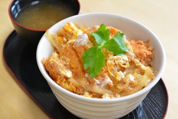 【悲報】カツ丼「まずカツを揚げます」「汁をかけてサクサク感台無しにします」←この料理ｗｗｗｗｗｗｗｗｗｗｗｗｗｗｗｗ