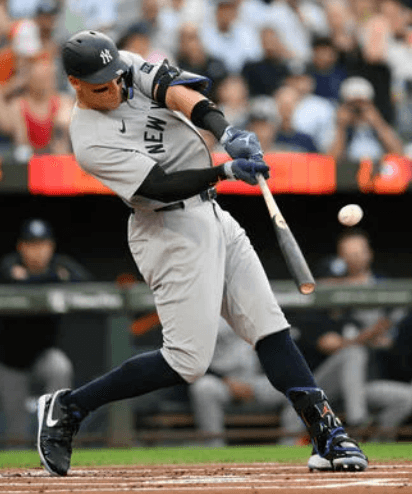 【朗報】アーロン・ジャッジ、10号ホームランでリーグ3冠王浮上ｗｗｗｗｗｗｗｗ