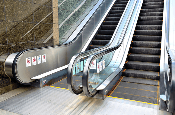 【動画】名古屋市、AI導入でエスカレーター歩行禁止を本気で実現 →全国展開へ