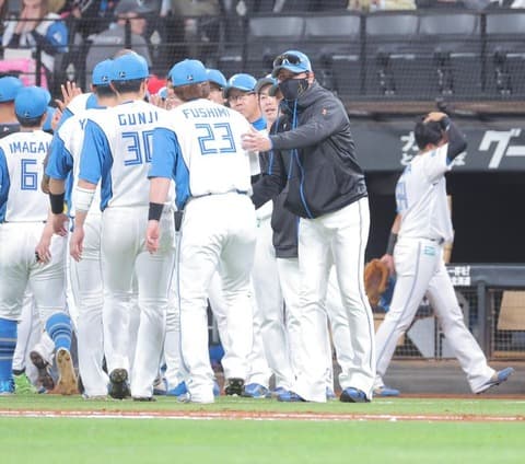 【日本ハム】新庄剛志監督「しんじょう（心臓）に悪い試合でした」…接戦制し、首位オリックス０差最接近