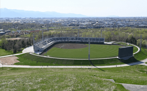 【野球場】札幌市　国内最大級、モエレ沼公園野球場誕生　総工費37億3300万円
