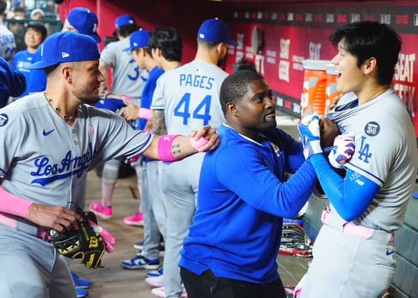 大谷翔平さん、ベンチで胸ぐらを掴まれる