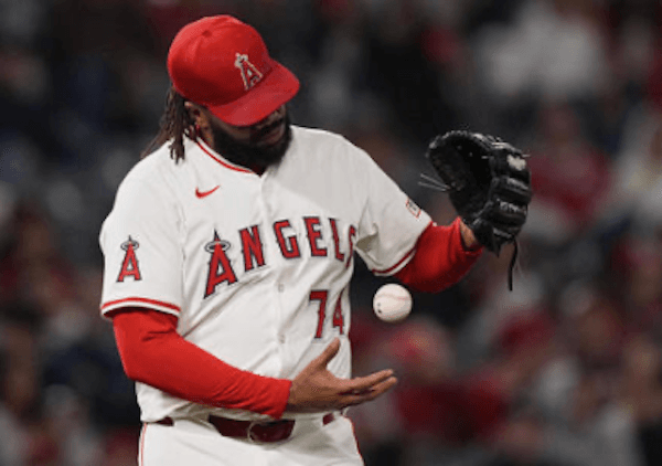 エ　ン　ゼ　ル　ス　、　7　連　敗　