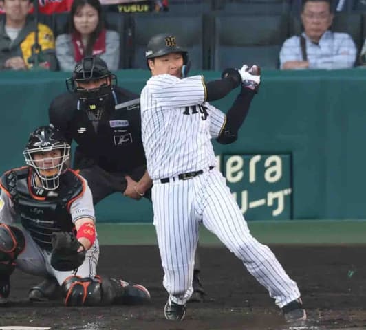 阪神　大山打で巨人戦開幕５連倒「お立ち台にもチーム全員で上がりたいくらい」　自身１０００試合出場ド派手に飾った