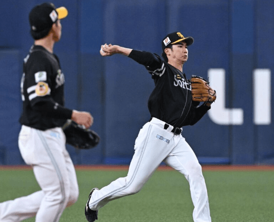 小久保監督、今季4失策の廣瀨隆太に注文「いろいろ手は打っている。根気強くやっていくしかない」