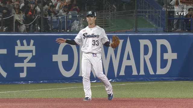 高津監督「人がいないので」 内山壮真をプロ初サード起用
