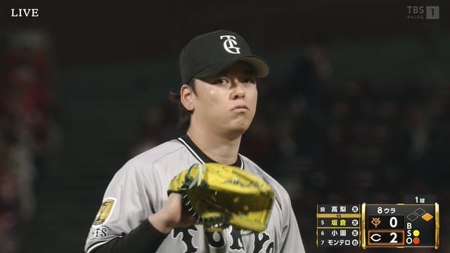 巨人・高梨、左対策で登板もボーク＆タイムリー