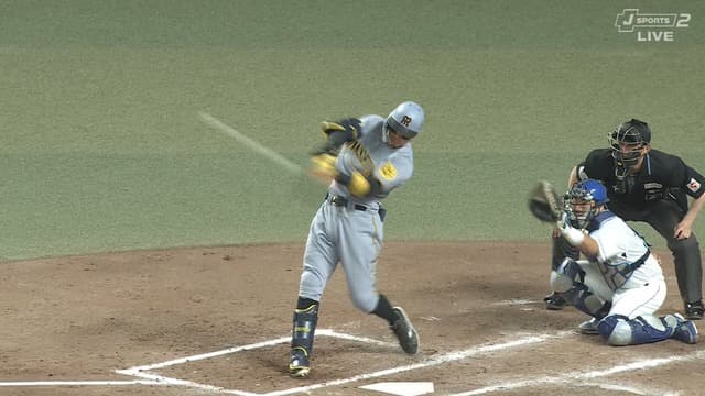 佐藤輝明、9号　弱点だった高め速球を軽々運ぶ