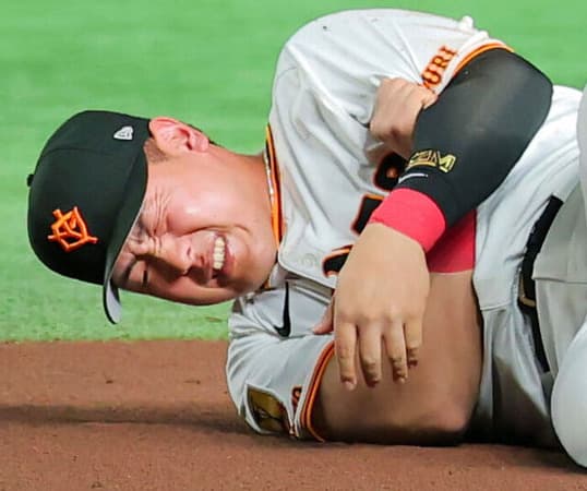 岡本和真、再度診察を受け「左肘の靱帯損傷」 全治3か月程度の見込み
