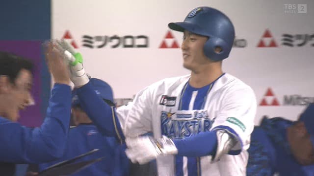 DeNA・松尾、ファール性の打球が風に戻されてホームラン！ 今日もバウアーに援護点　