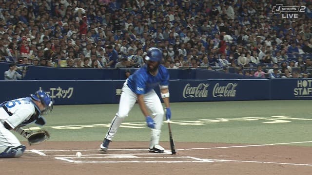 DeNA・ジャクソン、木下を道連れにスリーバント失敗