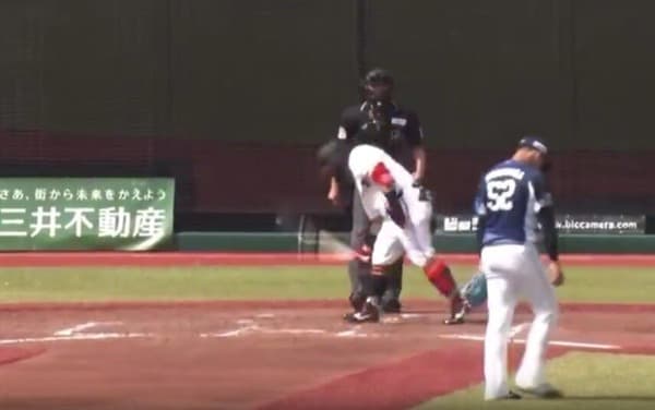 巨人・浅野、見逃し三振でバット叩きつけｗｗｗｗｗ