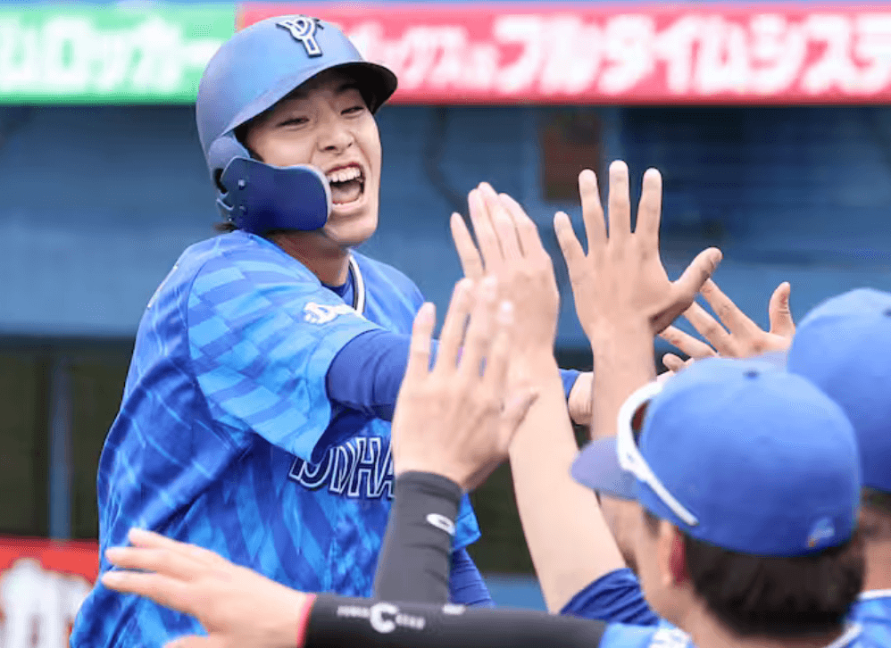 度会「後ろにはものすごい先輩」←筒香嘉智「おっ♪」