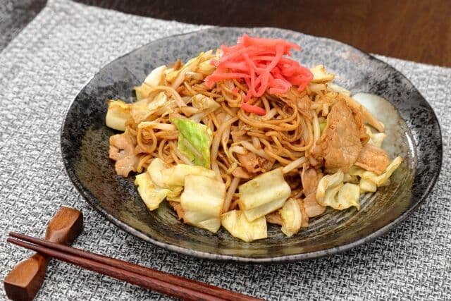 焼きうどん←うどんを焼いたもの、焼きそば←そばではない