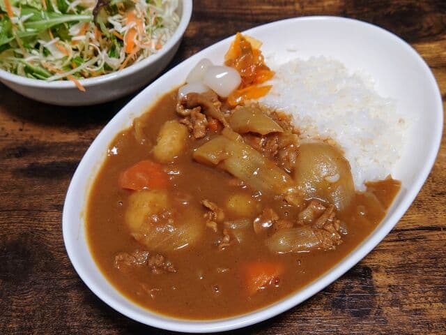 【議論】カレーの付け合わせのベストは福神漬けか？らっきょうか？