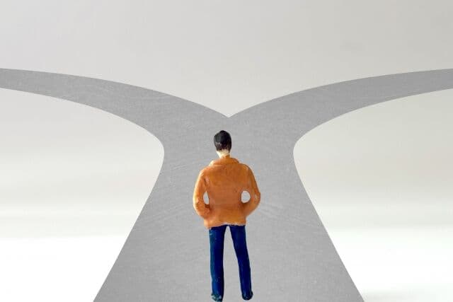 350万で出世せずにゆったり暮らすか、700万で管理職して会社の奴隷になるか