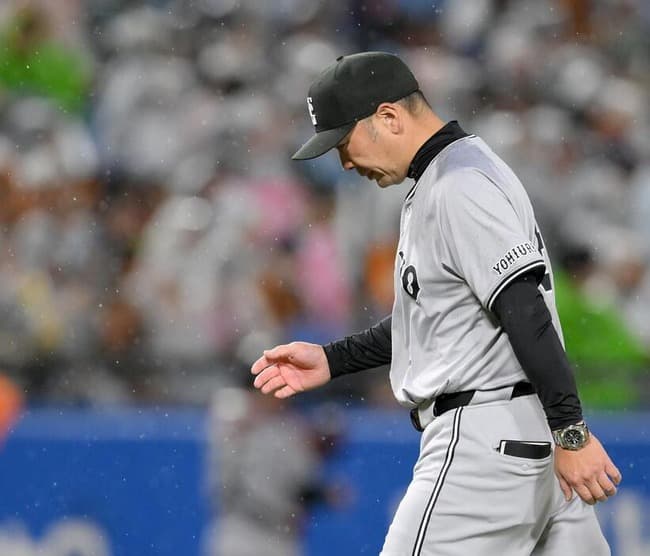 巨人・阿部監督「細かいミスが出ちゃったから。流れをつかめなかった」　一、二回はバント失敗、五回は走者・キャベッジの体に打球が当たる