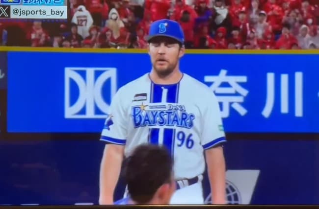 トレバー・バウアー、味方のエラーに露骨に呆れるwwwwwwwwwwwwwwwwwwwww