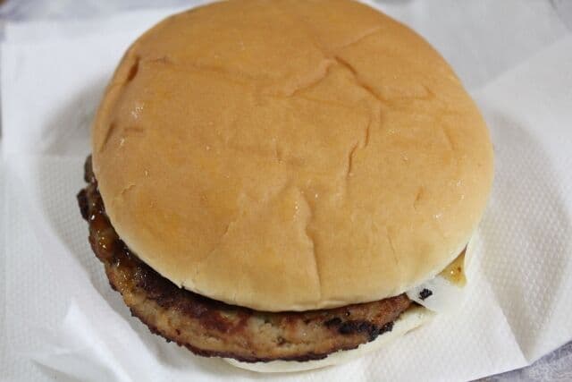 ハンバーガー「80円→190円」鮭おにぎり「100円→213円」牛丼「280円→498円」こんな時代嫌やわ