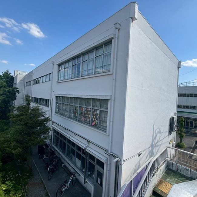 【悲報】金髪ヤンキー母が召喚したヤンキー男二人が小学校に侵入した事件