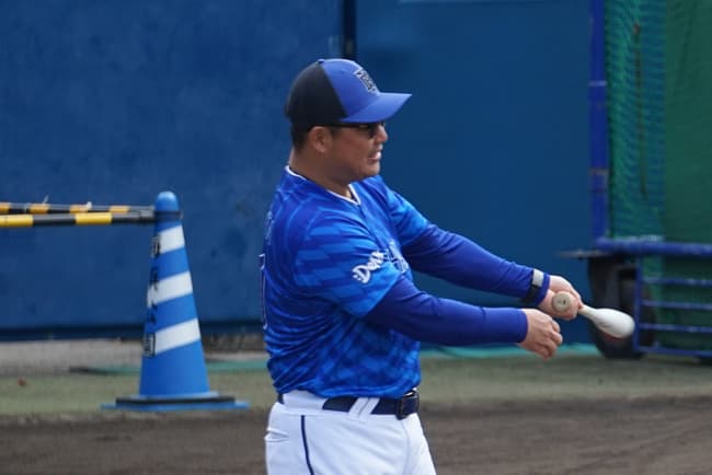 【DeNA】村田コーチがバント失敗の梶原に愛の喝！「ゴウさんにしっかりとつなぐという意識がちゃんとアタマの中にあったのか」