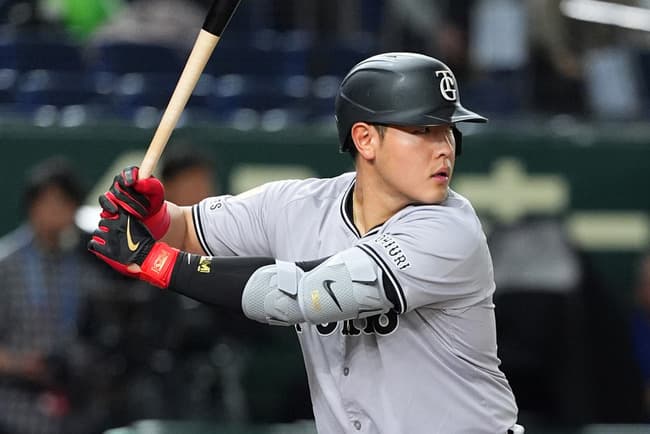 【巨人】岡本和真は“長期離脱”か...アクシデント発生の要因を堀内恒夫氏が指摘「浦田の送球ミス。交錯するところにボールは投げない」「最終的には首脳陣の責任」