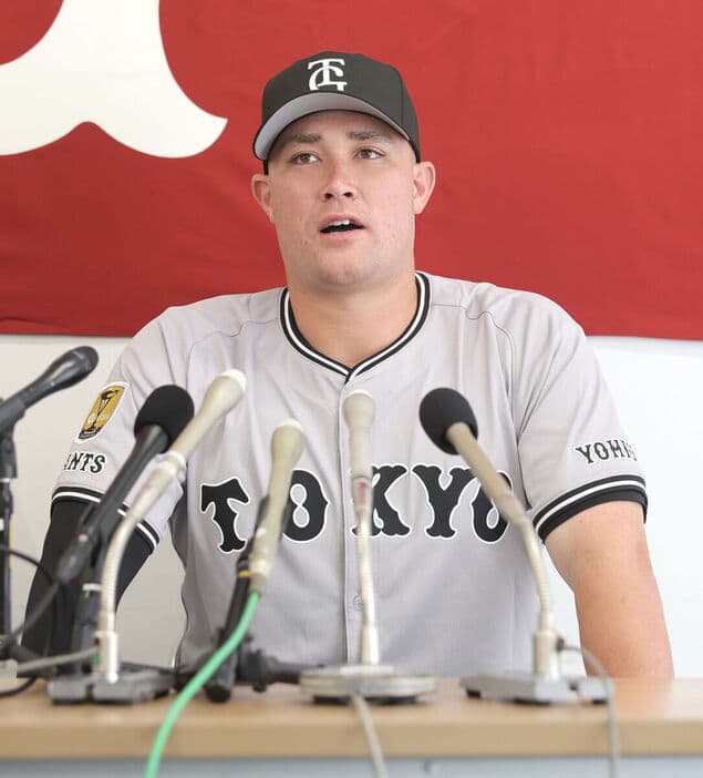 【巨人】 トレード加入のリチャードが広島入り チームバスでマツダスタジアムへ