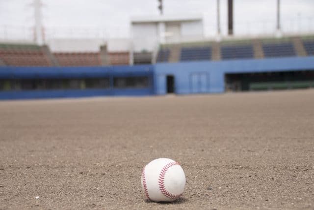 高校野球指導者「日本は貧困家庭が増えて球児が減った…野球はお金がかかる」深刻さを訴える