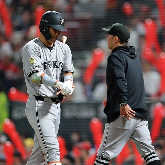 巨人・大城卓三　プロ8年目で第94代4番も4の0で途中交代　21打席連続ノーヒット、その間12三振